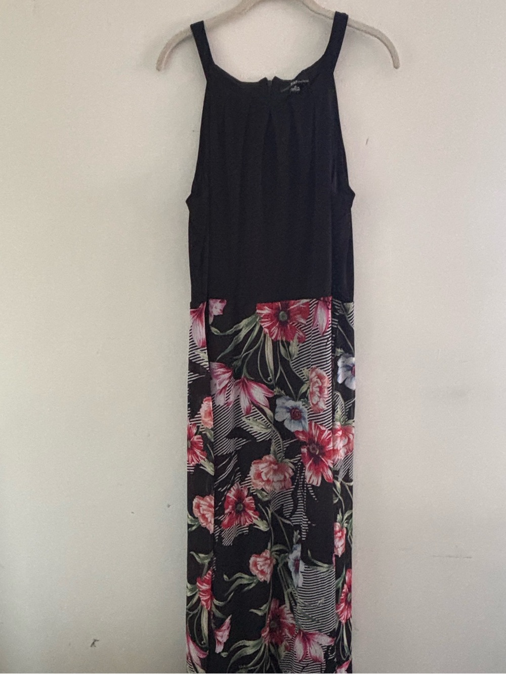 R&K Black Sleeveless floral bottom Dress Size 18 zipper back